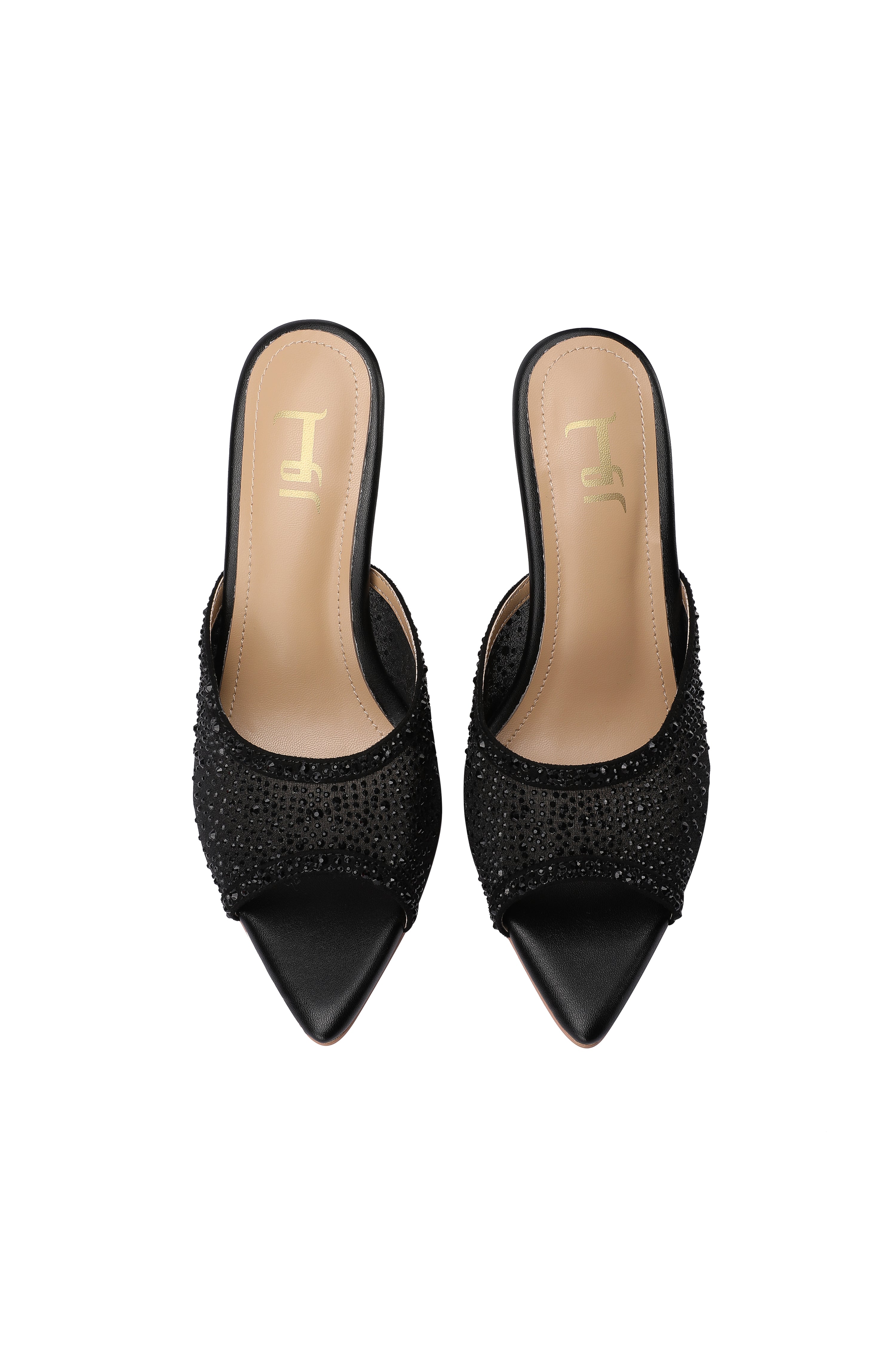 Aurora in Black (01)